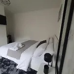 Private Room & En-Suite Bathroom - Long Term Stays & Contractors Welcomed