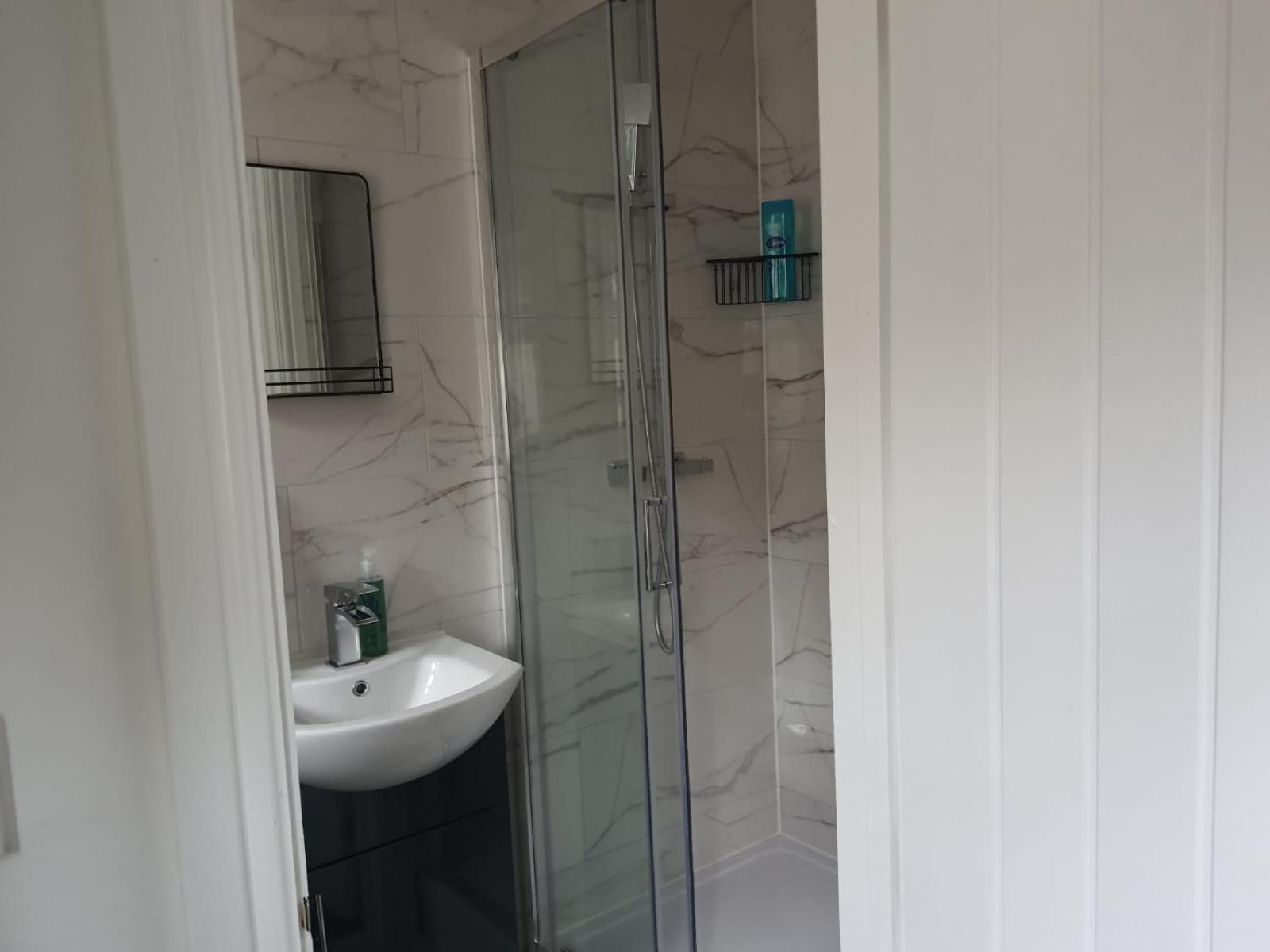 Private & En-suite Bathroom - Long Term & Contractors Welcomed Homestay Birmingham