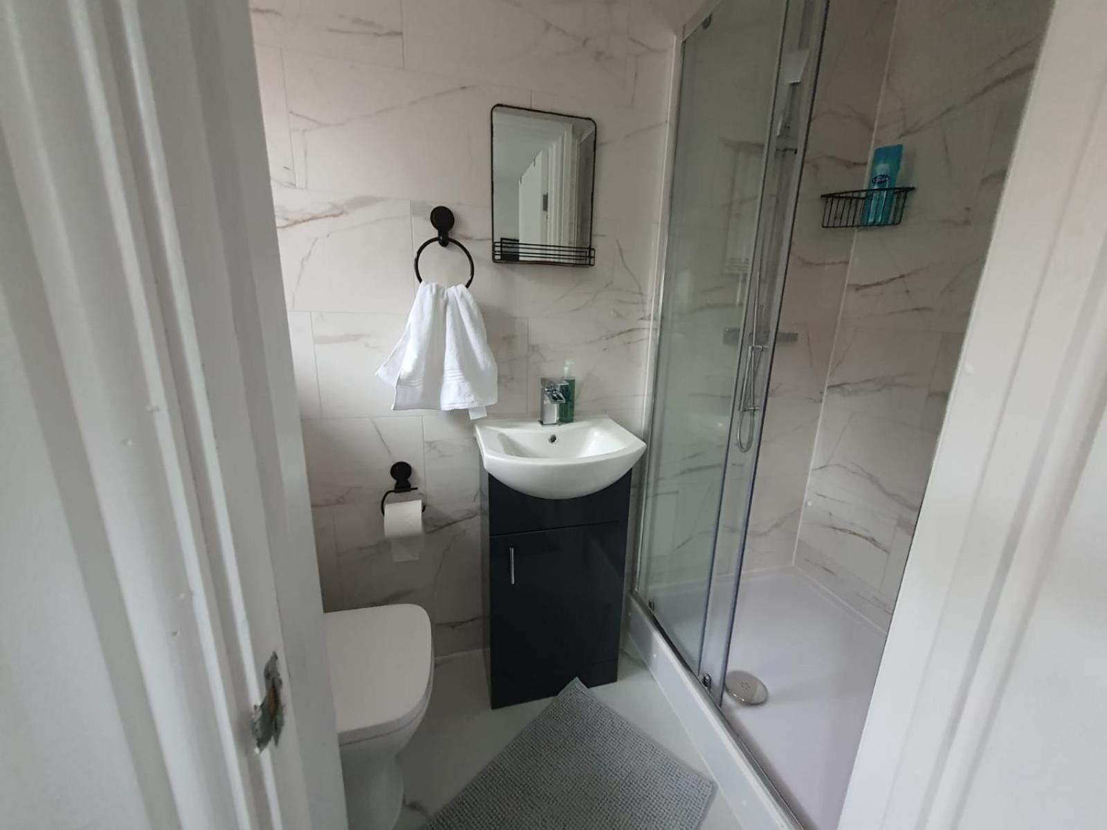 Homestay Private & En-suite Bathroom - Long Term & Contractors Welcomed