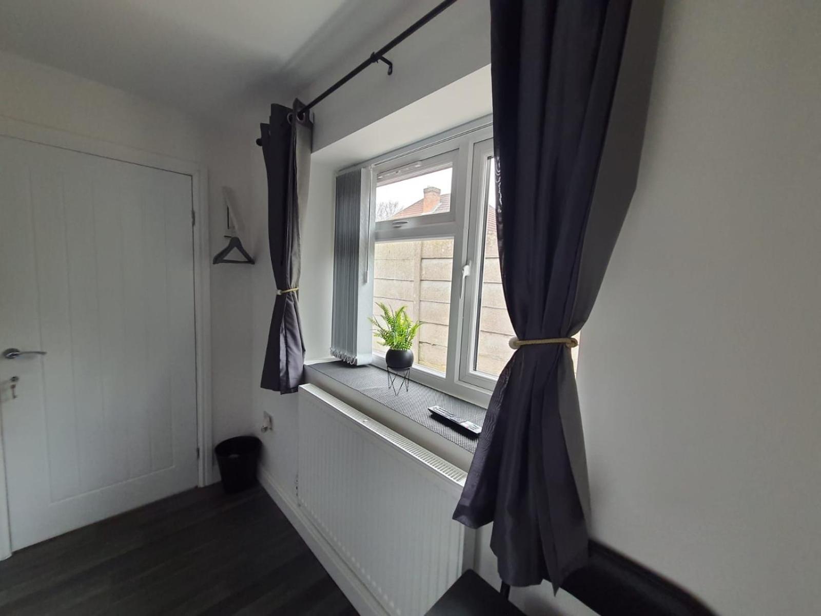 Private & En-suite Bathroom - Long Term & Contractors Welcomed Birmingham
