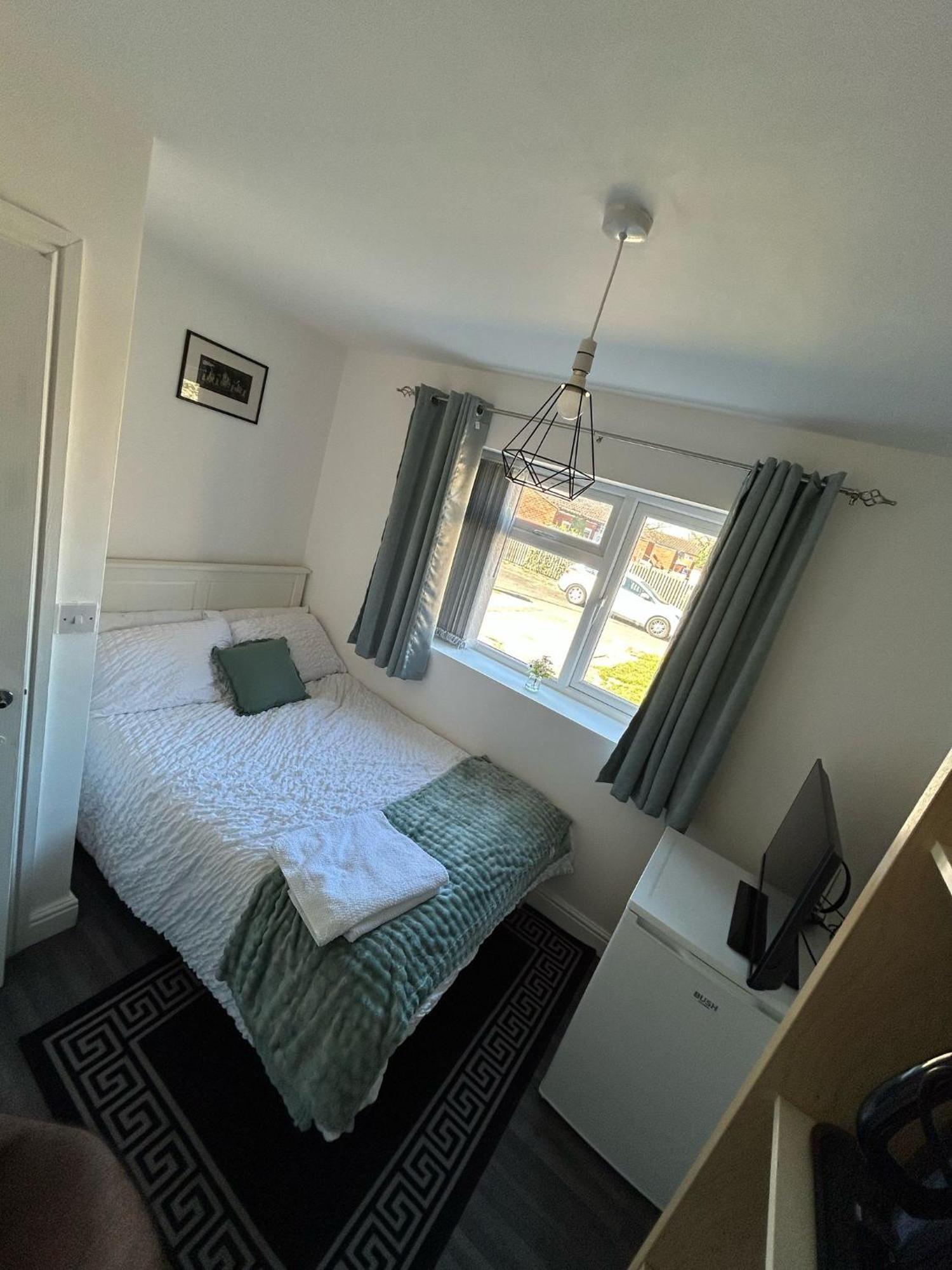 Private & En-suite Bathroom - Long Term & Contractors Welcomed Birmingham